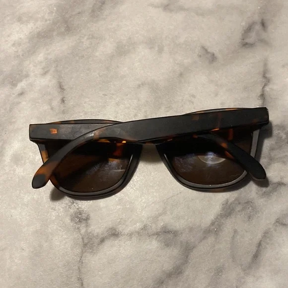 Sunglasses - Picture 6 of 14